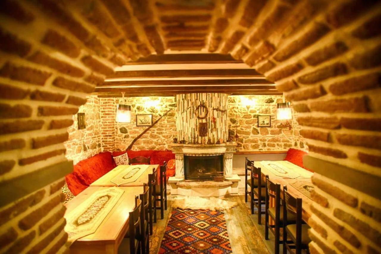 Hotel Bujtina Bicolli Korça Kültér fotó