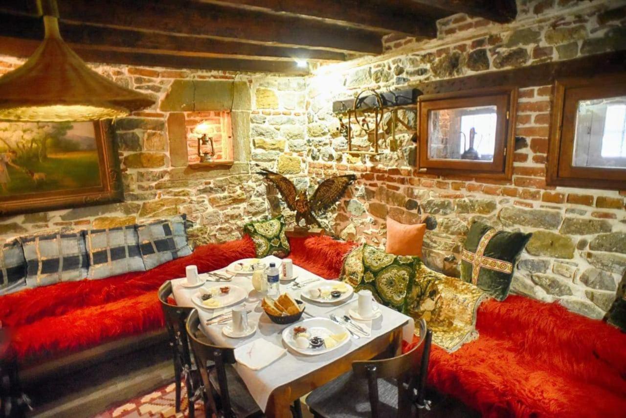 Hotel Bujtina Bicolli Korça Kültér fotó
