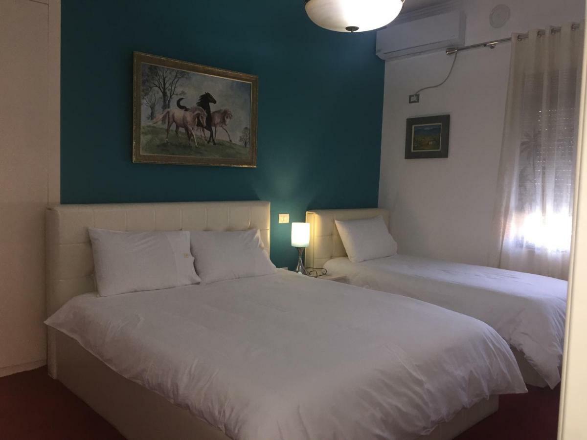 Hotel Bujtina Bicolli Korça Kültér fotó