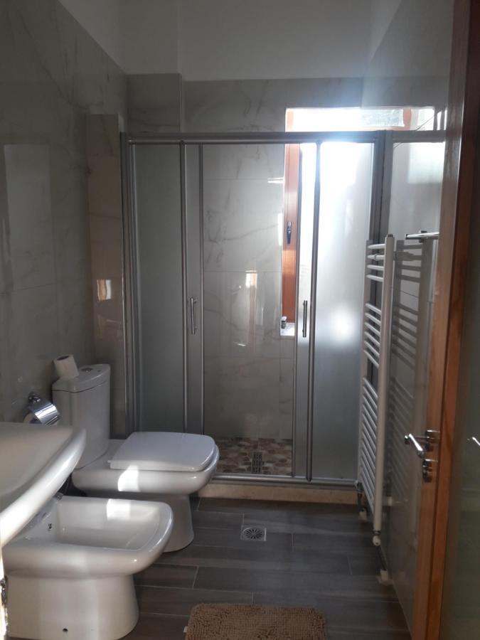 Hotel Bujtina Bicolli Korça Kültér fotó